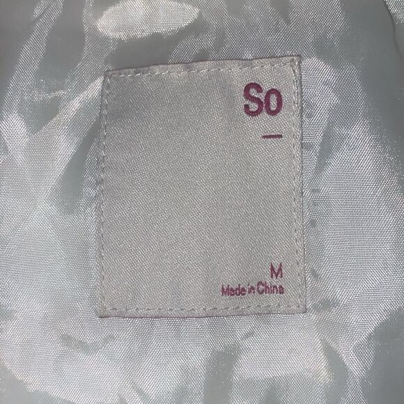 SO Wm’s Sz Med White Rainbow Front Full Zip Pockets Puffer Vest - Picture 5 of 6